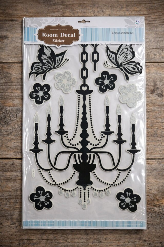 3D Simli Avize Duvar Stickerı – Siyah Gümüş Dekoratif Duvar Süsü (32x50 cm)