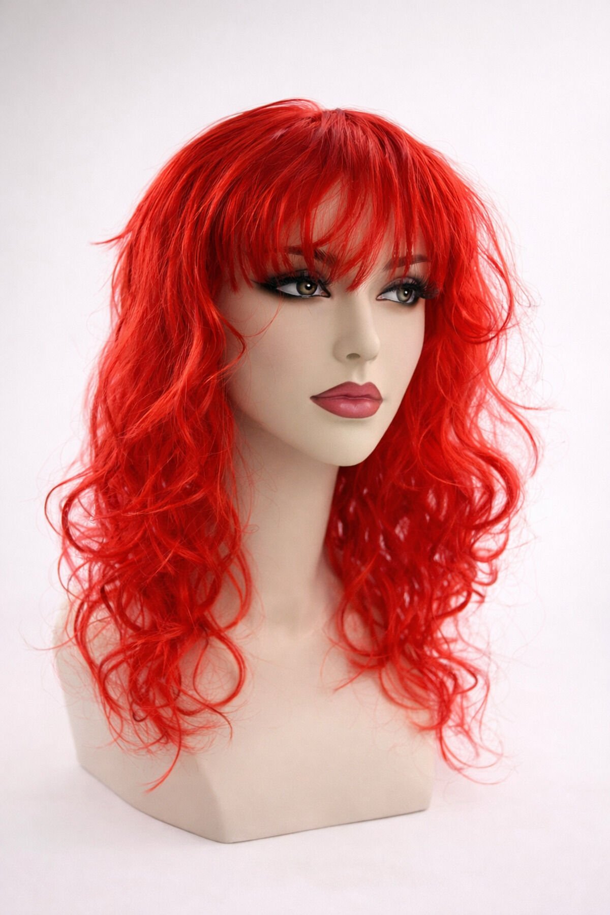 Kırmızı Uzun Dalgalı Peruk – Kaküllü Doğal Görünümlü Cosplay Parti Kadın Peruk