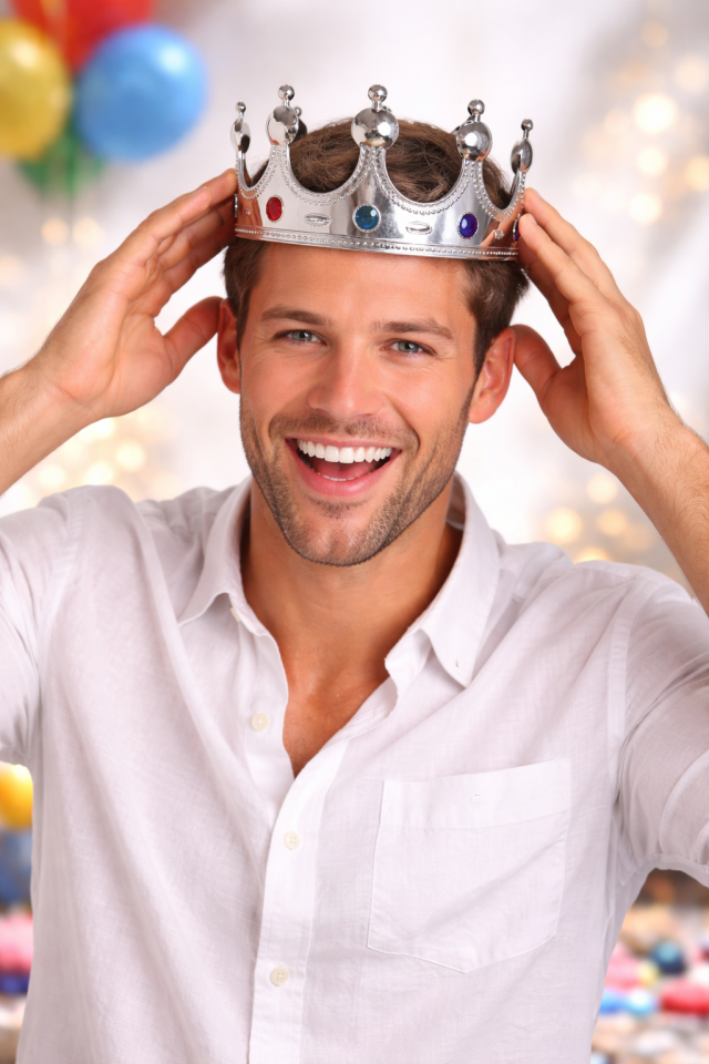 Kral Tacı Gümüş Renk Taşlı Parti Tacı Doğum Günü Kostüm Taç Aksesuar