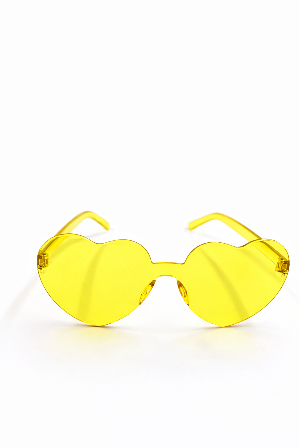 Parti Malzemesi Kalp Şekilli Parti Gözlüğü – Renkli Camlı Eğlenceli Parti Gözlüğü Doğum Günü & Organizasyon Aksesuarı Sarı