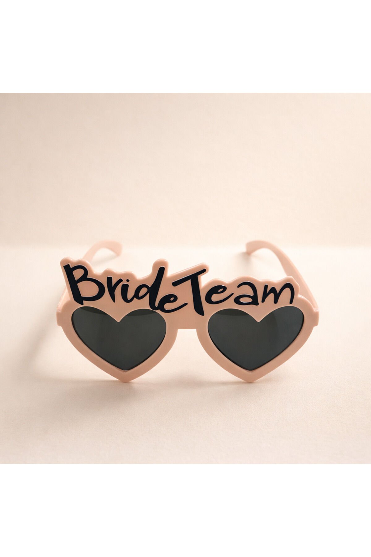 Bride Team Kalp Şekilli Parti Gözlüğü – Bekarlığa Veda Bride Squad Eğlence Gözlüğü