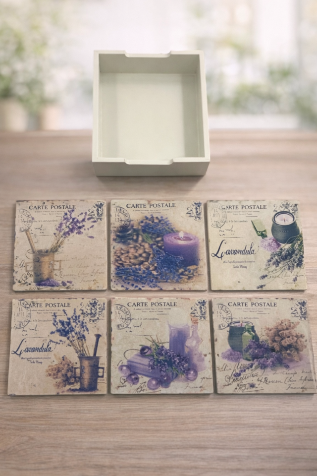 Lavanta Desenli 6’lı Bardak Altlığı Seti Ahşap Standlı 10,5x10,5 cm Dekoratif Cup Mat