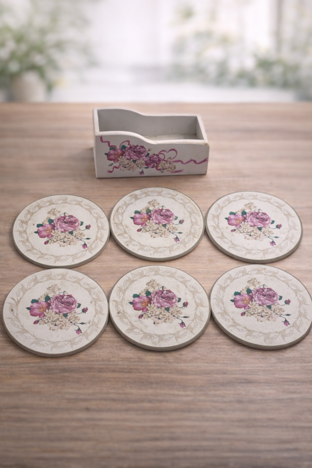 Parti Malzemesi Vintage Gül Desenli Bardak Altlığı 6’lı Set Standlı Dekoratif Bardak Altı 11 cm