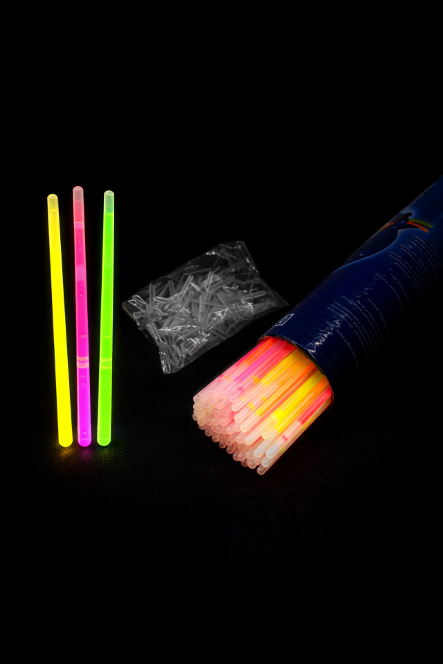 Parti Malzemesi İnce Glow Stick Işıklı Çubuk 100 Adet Bileklik Bardak Süsü Neon Parti Aksesuarı Çok Renkli