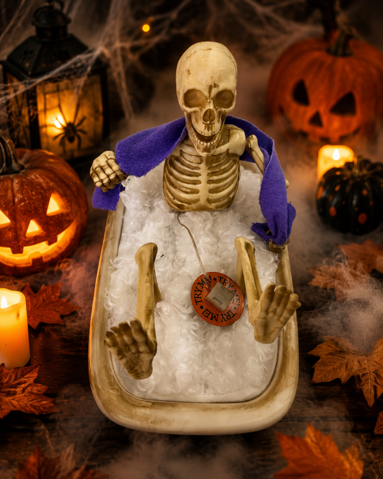 Parti Malzemeleri 26 cm Hareketli Duş Alan İskelet Dekoru – Düğmeli Sesli Halloween Korku Süsü